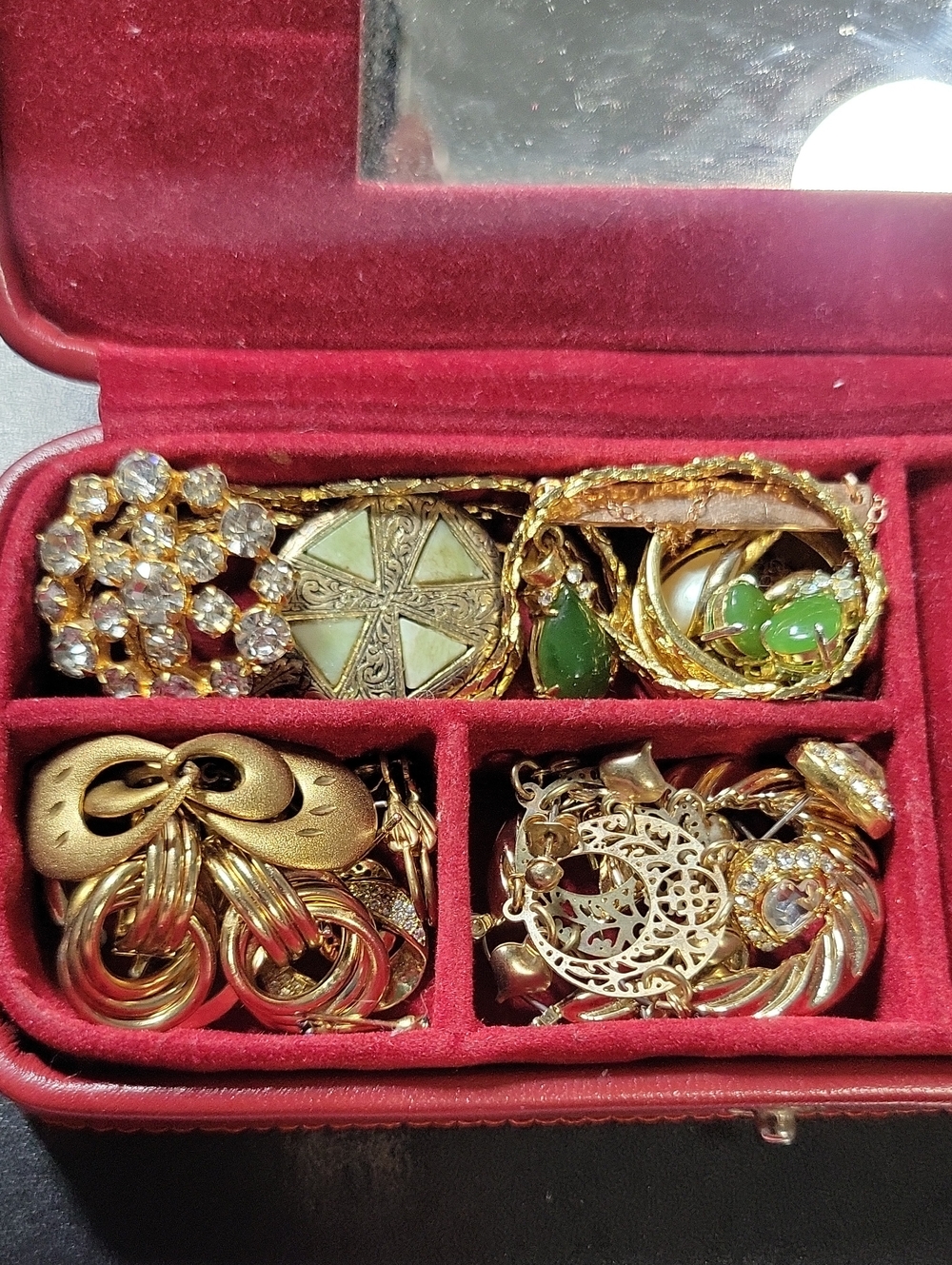 Gold tone and Green Women's Fashion Jewelry Set - Elegant Mix